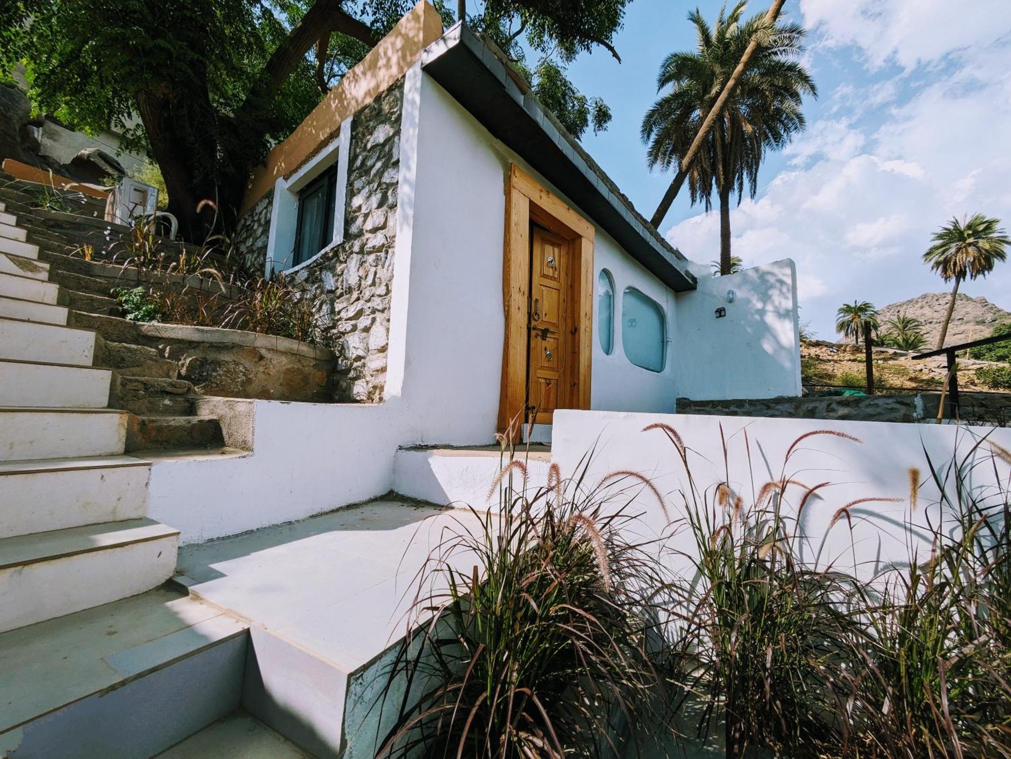 Cob House 호텔 아부 산 외부 사진